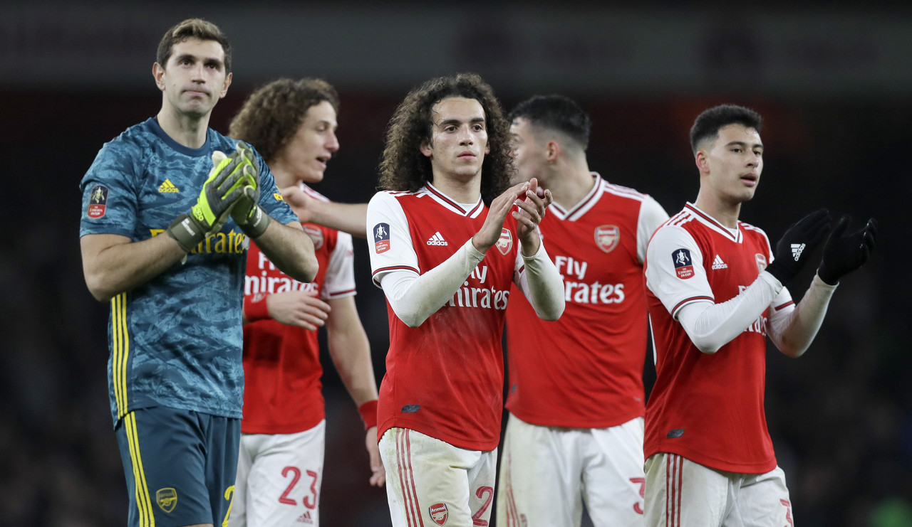 球队赛后合练照片曝光，专注备战