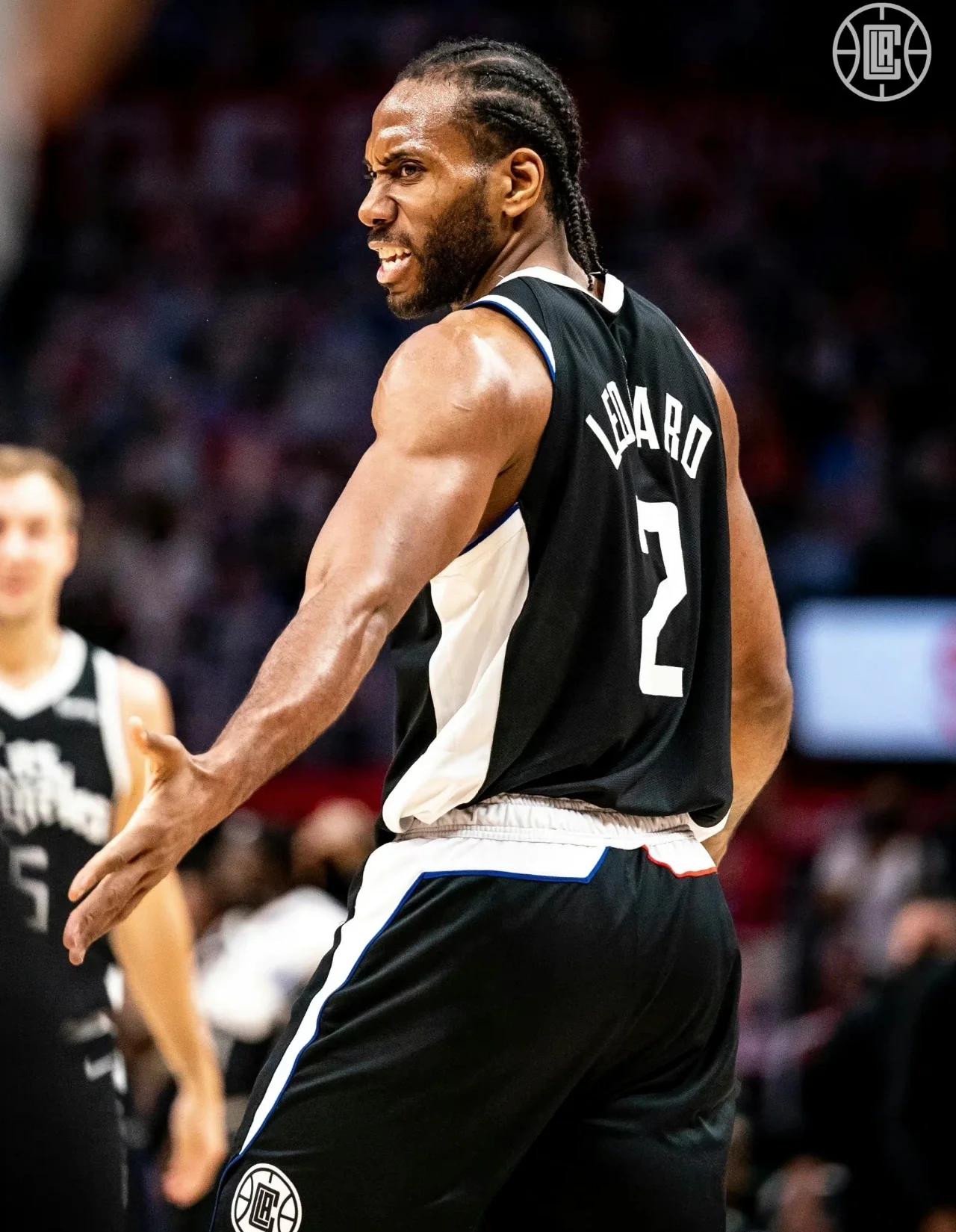 ＂残阵广东队三军用命，双外援合砍65分，胡明轩状态回暖拼下胜利