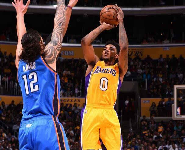 西超杯-拉菲尼亚双响维尼修斯一条龙 巴萨3-2皇马