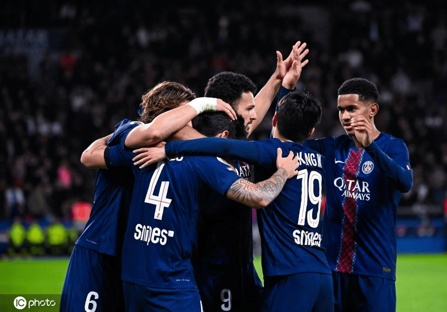 95后开养老院，带爷爷奶奶组建电竞队，主播直呼惹不起