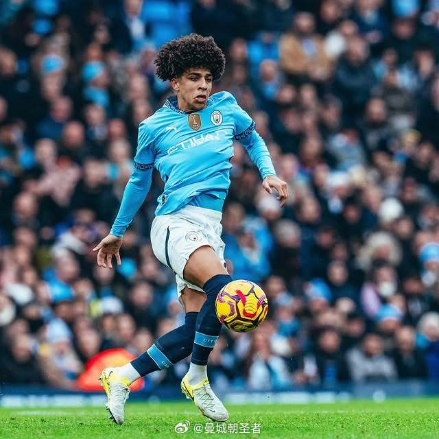 迪马：罗马、那不勒斯、布莱顿有意波尔图19岁中场弗罗霍尔特