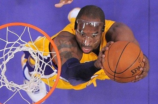 阿斯：维尼修斯希望继续为皇马效力，续约谈判已步入正轨